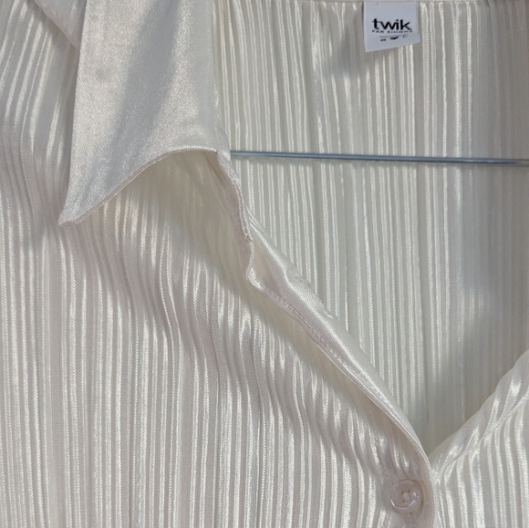 Plisse Shirt + Shorts Set (Bridal Set) - Picture 10 of 13